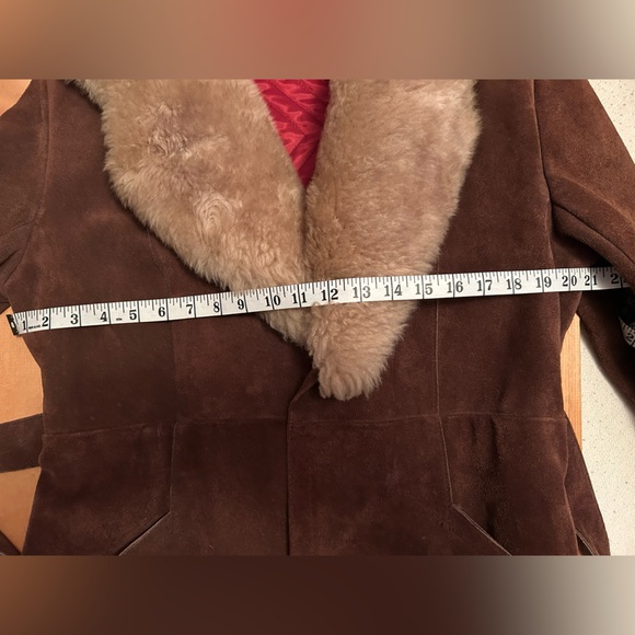 Vintage 1970s Suede Penny Lane Coat with Fur Trim - Picture 5 of 14